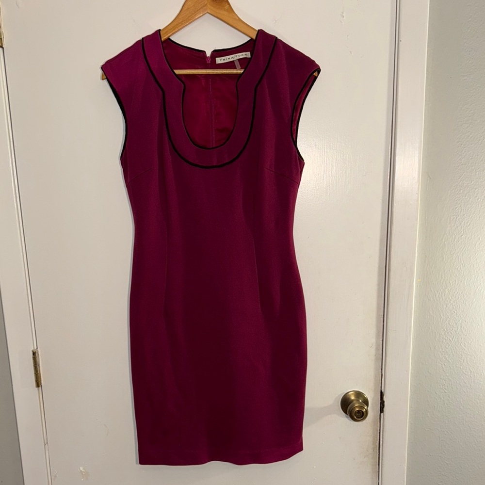 EUC TRINA TURK Magenta Sheath Dress with mini Cap Sleeves